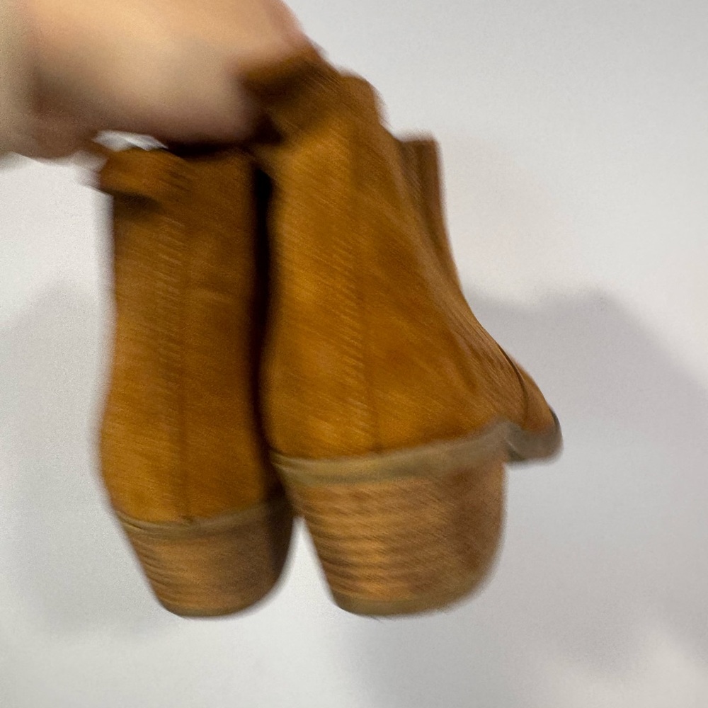 Brown Aldo fall booties - Picture 5 of 6